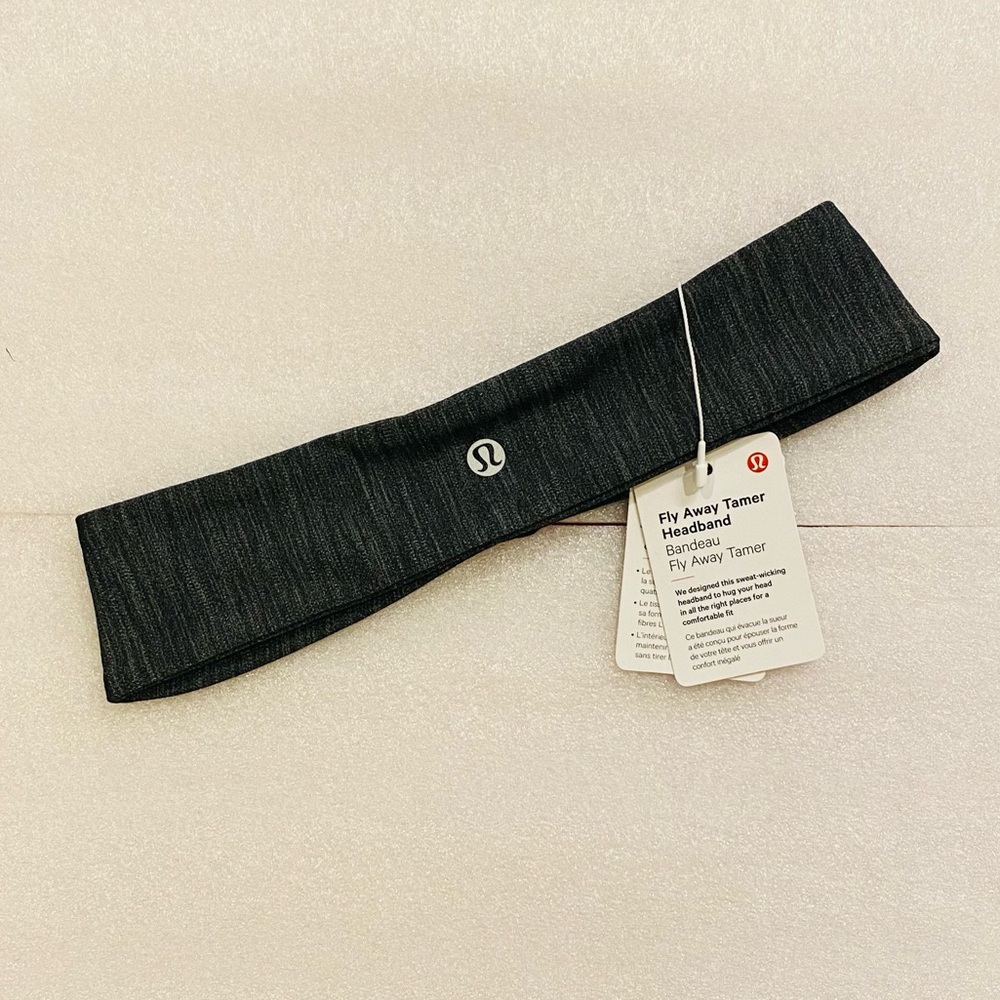 Lululemon Fly Away Tamer Headband